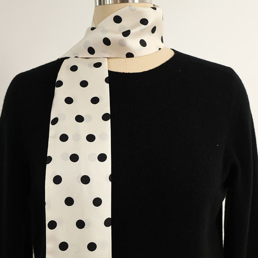Eleganter Seidenschal mit Polka-Dot-Muster