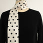 Eleganter Seidenschal mit Polka-Dot-Muster