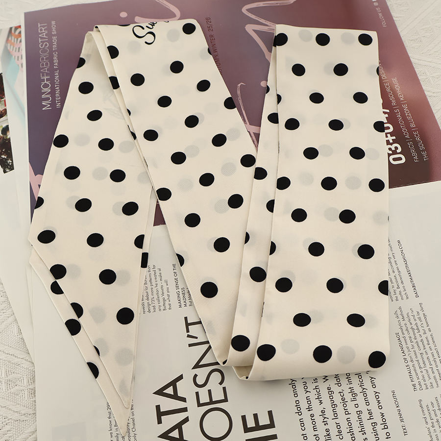 Eleganter Seidenschal mit Polka-Dot-Muster