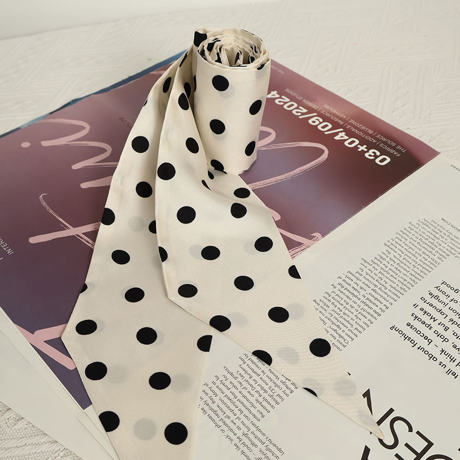 Eleganter Seidenschal mit Polka-Dot-Muster